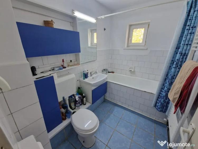 Apartament cu 3 camere decomandat în Hotvon