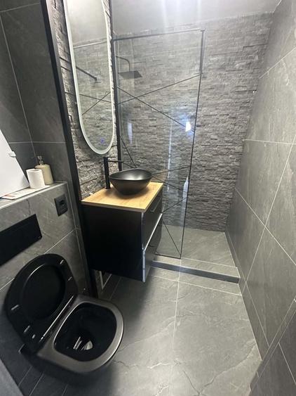 Apartament cu 3 camere decomandat în Exterior Vest