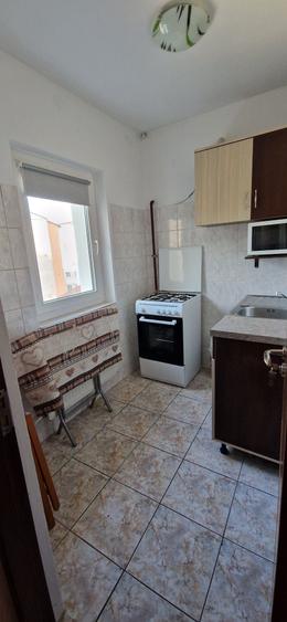 Garsonieră decomandată în Sud