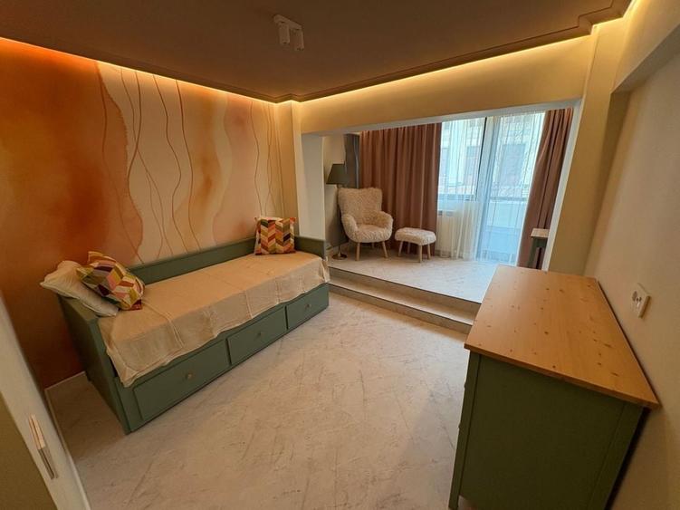 Apartament cu 3 camere decomandat în Ultracentral