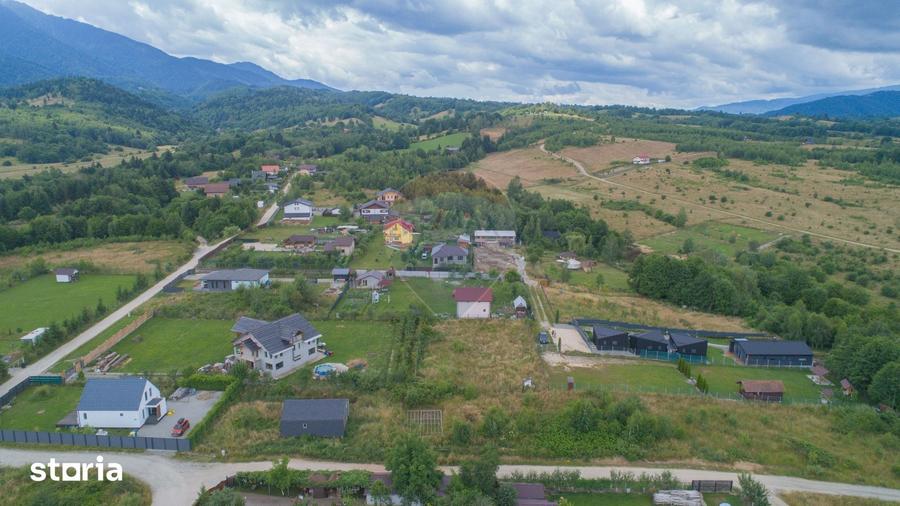Teren de 1000 mp, în Glăjărie