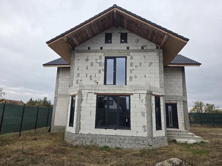 Casă individuală cu 5 camere cu Teren 690 Mp în Vințu de Jos