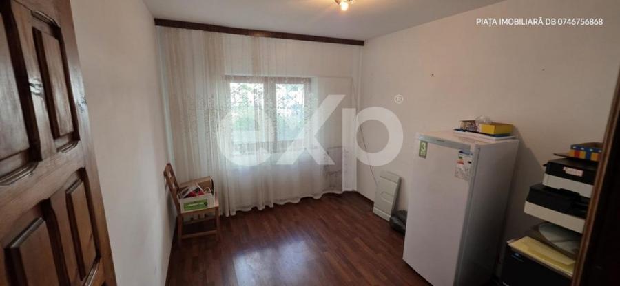Apartament cu 4 camere decomandat, mobilat în Central
