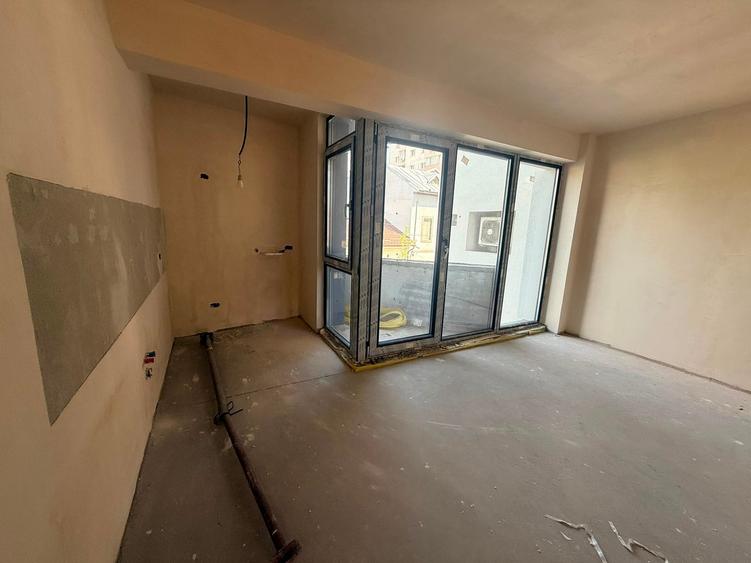 Apartament cu 2 camere decomandat în Obor