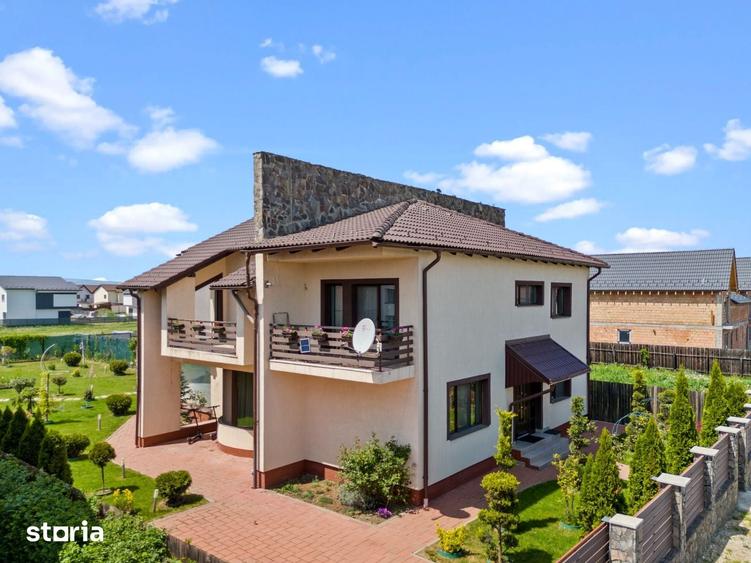 Casă cu 5 camere cu Teren 1644 Mp în Sânpetru