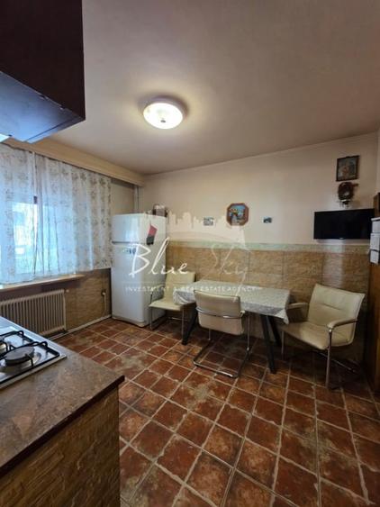 Casă individuală cu 4 camere cu Canalizare în Faleza Nord