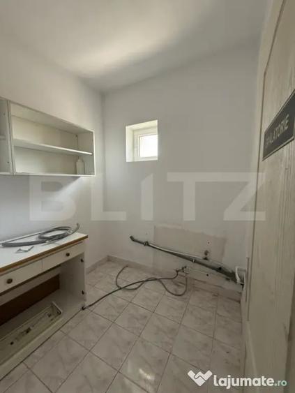 Casă cu 6 camere cu Teren 539 Mp în Central