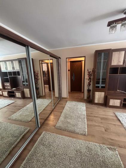 Apartament cu 2 camere în Micro 16