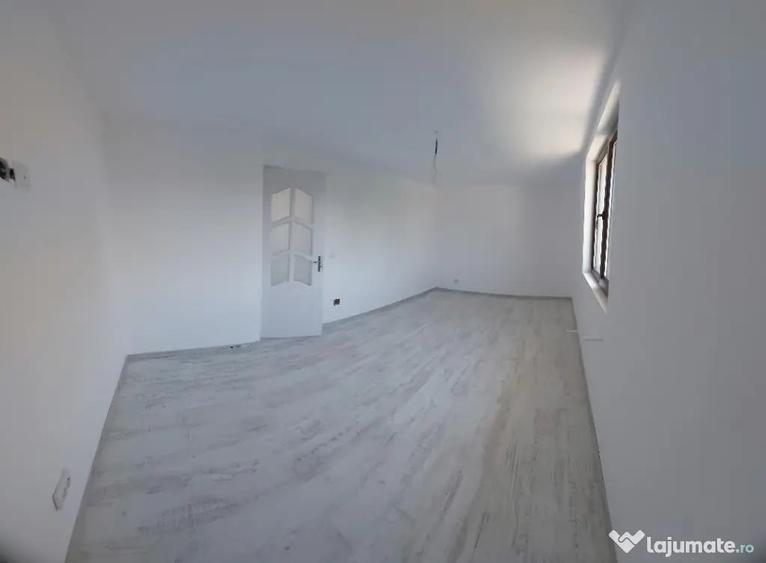 Casă cu 4 camere cu Teren 470 Mp în Vârteju