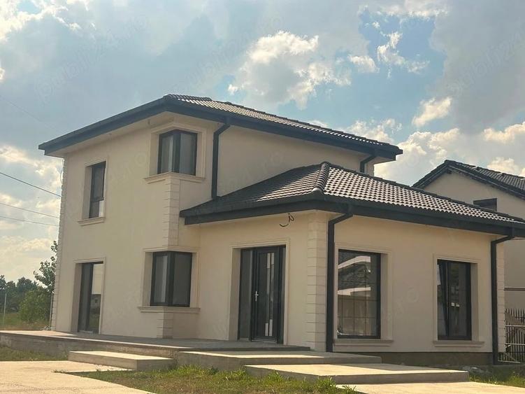 Casă cu 4 camere cu Teren 400 Mp în Exterior Vest