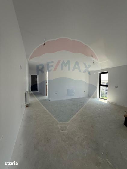 Spațiu comercial, de 960 mp, în Ipotești