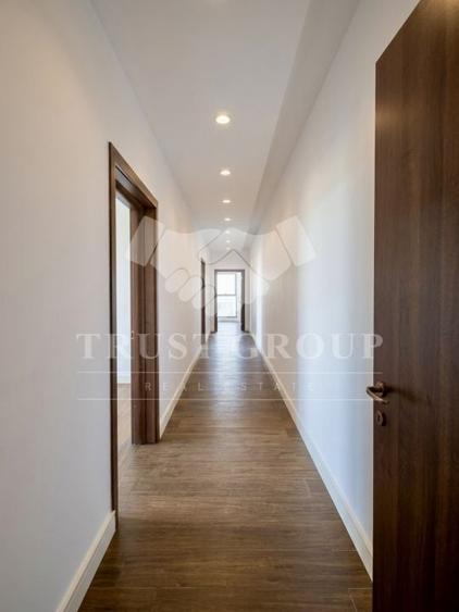 Apartament cu 4 camere decomandat în Herăstrău