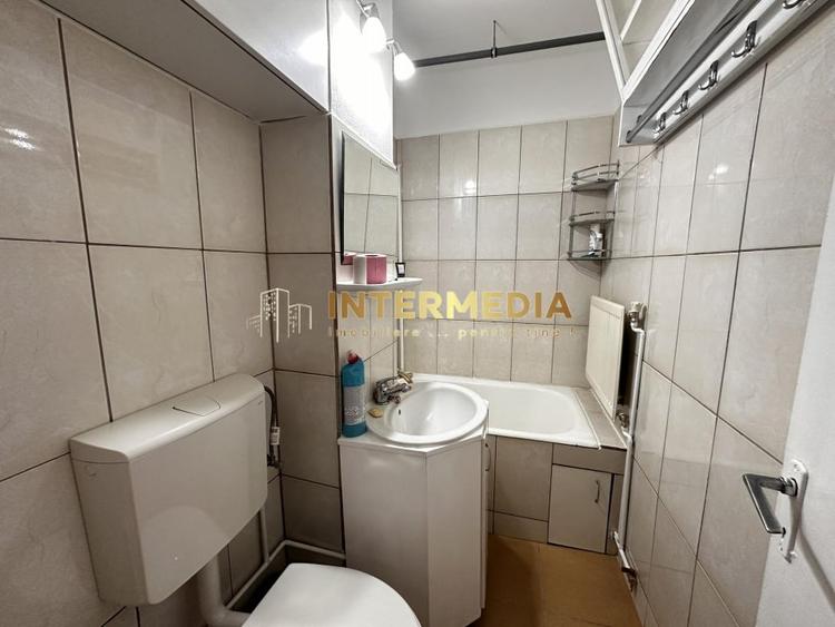 Garsonieră decomandată, mobilată în Cetate
