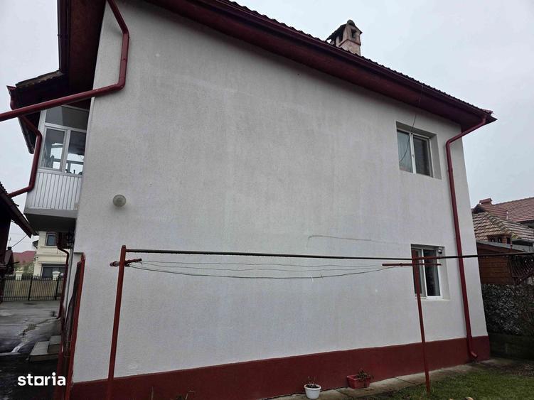Casă cu 7 camere cu Teren 563 Mp în Exterior Vest