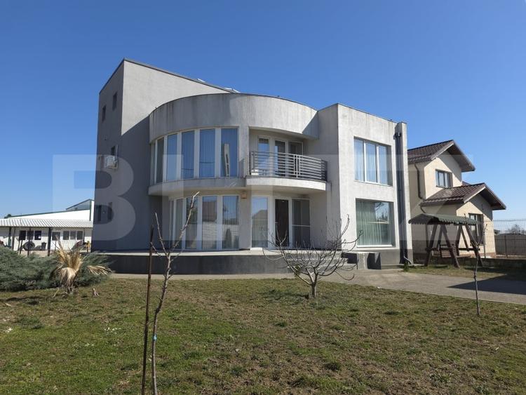 Casă individuală cu 6 camere cu Canalizare în Matraca