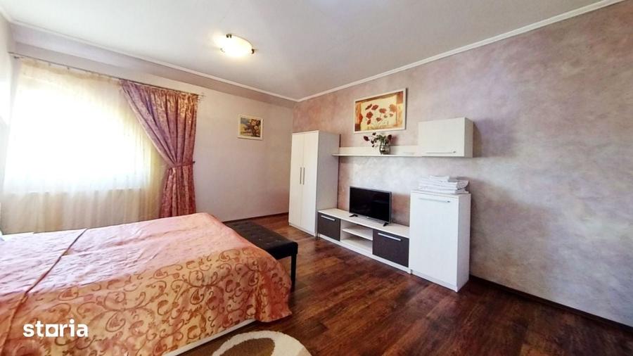 Casă cu Teren 561 Mp în Sânmartin