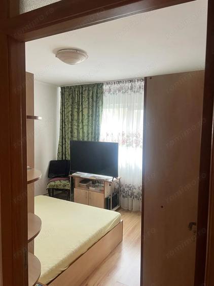 Apartament cu 3 camere decomandat, mobilat în Apusului