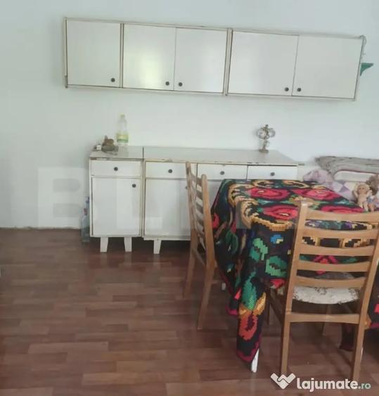 Casă cu 4 camere cu Teren 2795 Mp în Central