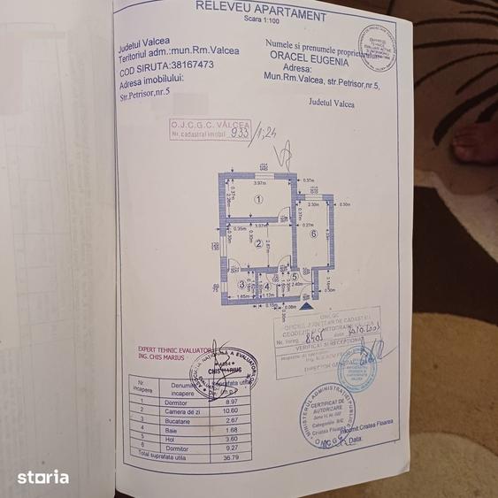 Apartament cu 3 camere în Petrișor