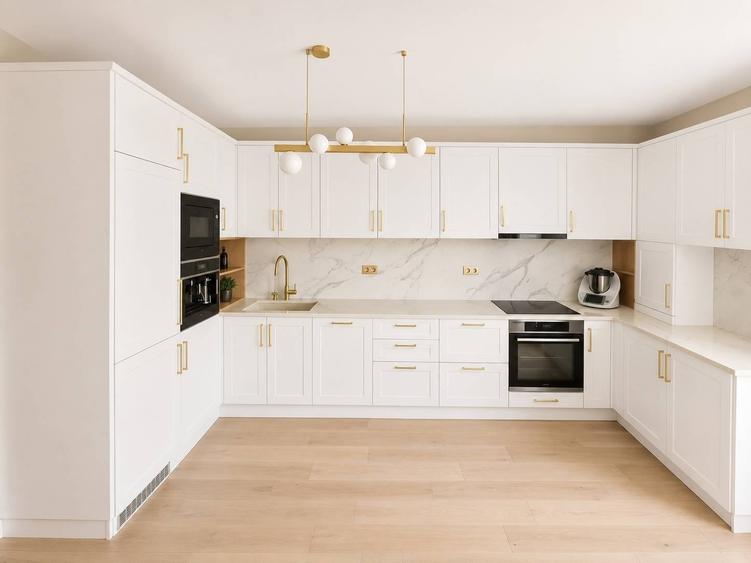Apartament cu 4 camere decomandat în Borhanci