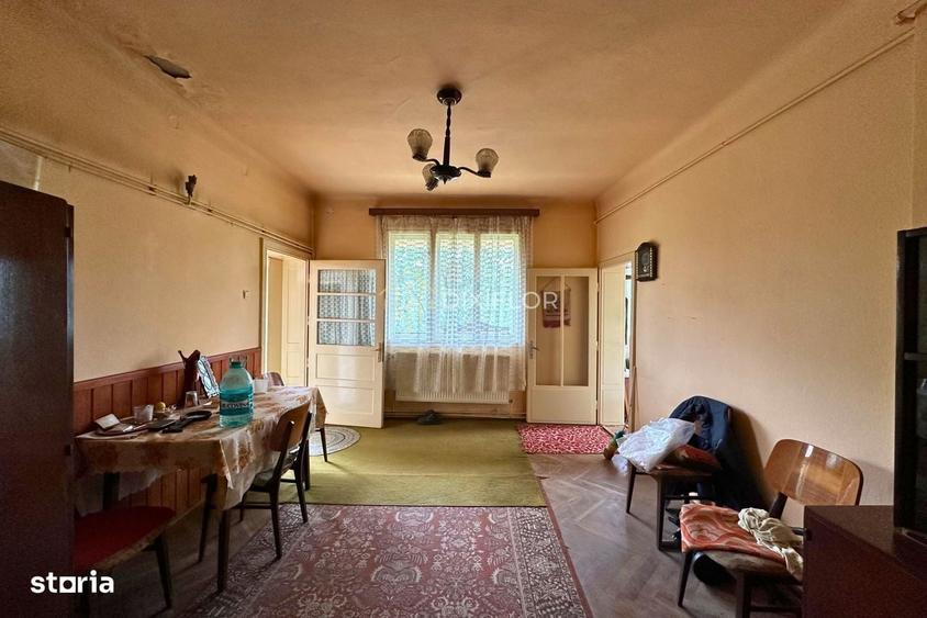 Casă cu 2 camere în Corunca