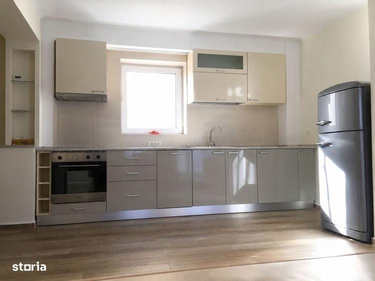 Apartament cu 3 camere semidecomandat în Primăverii