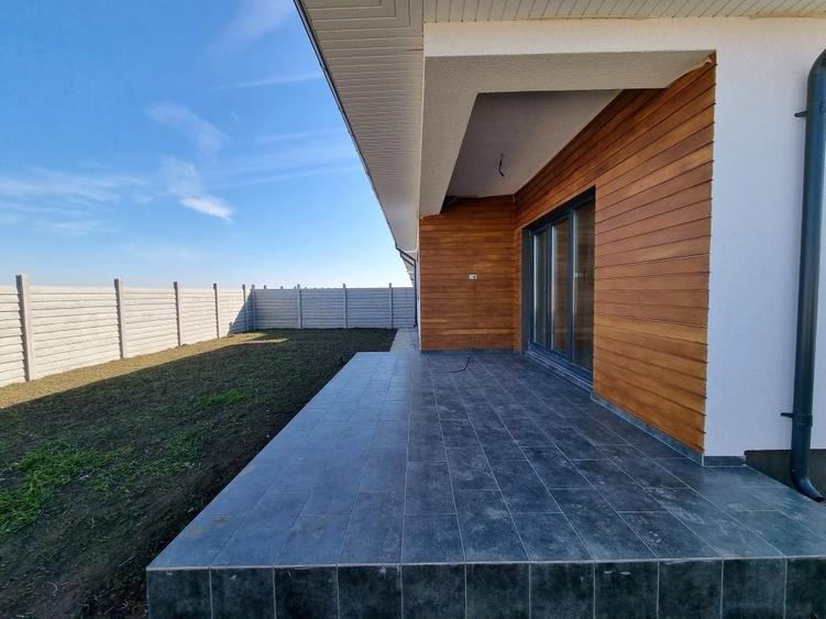 Inchiriere casa 4 camere Tunari - 6
