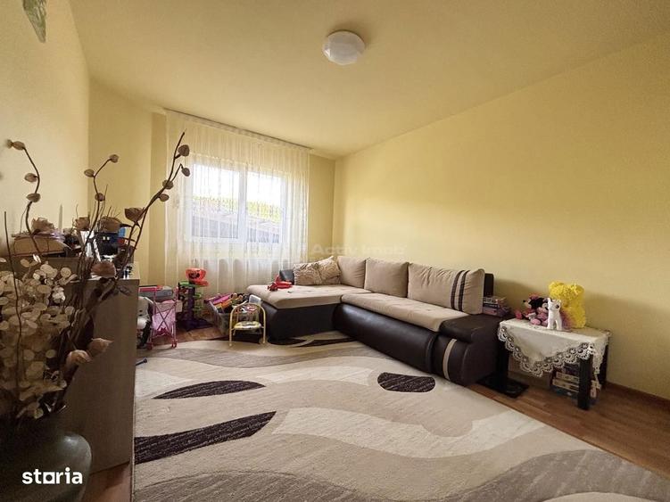 Casa - Vila - str. Piatra Craiului - 10