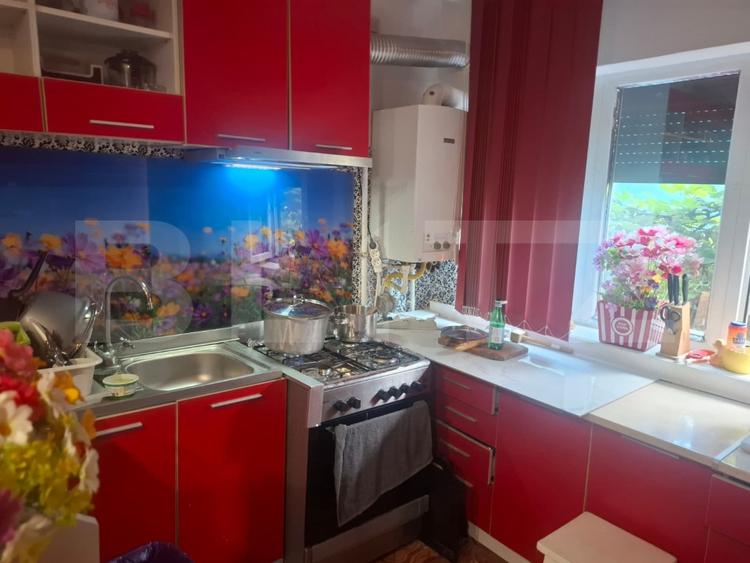 Casă individuală cu 3 camere cu Canalizare în Titu