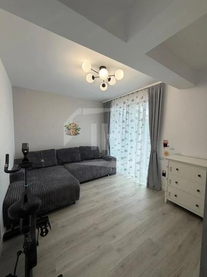 Apartament cu 3 camere semidecomandat în Central