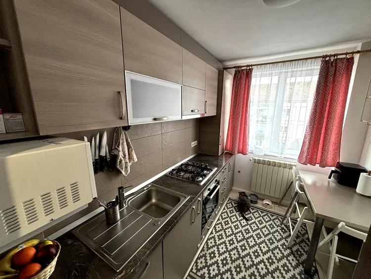 Apartament cu 3 camere decomandat, mobilat în Grigorescu