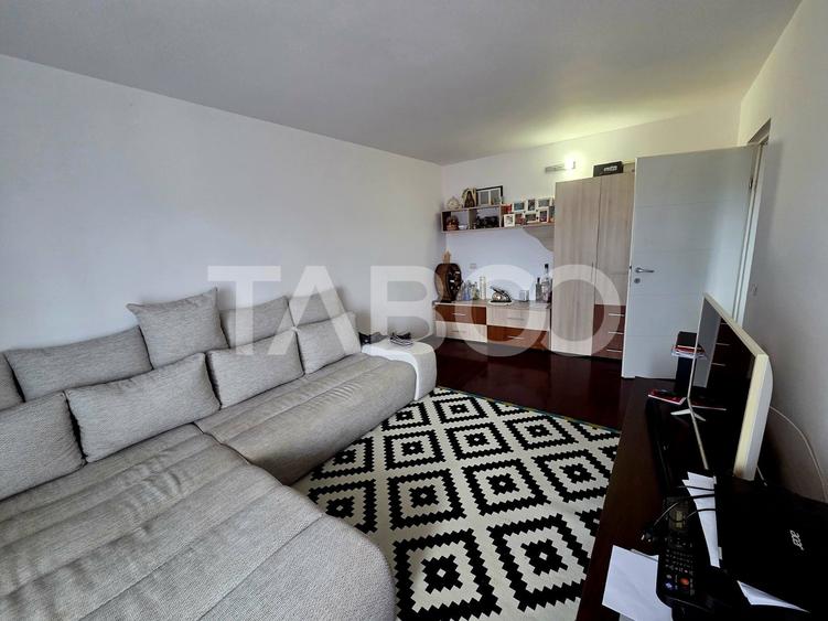 Apartament 3 camere decomnadat de vanzare 72 mp balcon 7 mp - 2