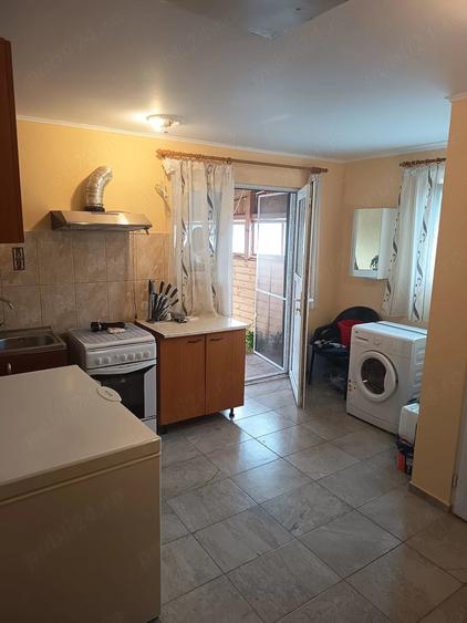 Casă cu 4 camere cu Teren 188 Mp în Giurgiului