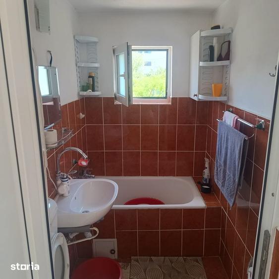 Casă cu 4 camere cu Teren 114 Mp în Bujoreni