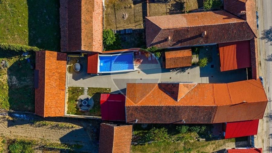 Casă individuală cu 6 camere cu Piscina în Mândra