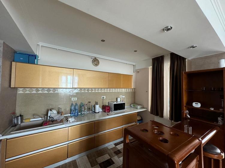 Apartament cu 3 camere decomandat, mobilat în Nord