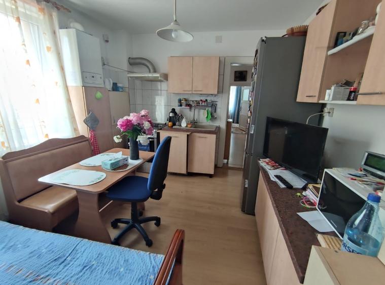 Casă cu 3 camere cu Teren 579 Mp în Florilor