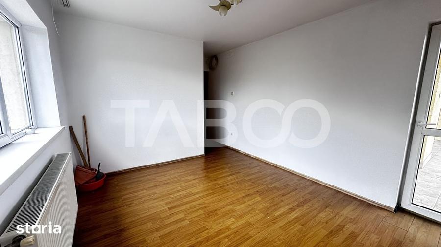 Apartament cu 3 camere decomandat în Trei Stejari