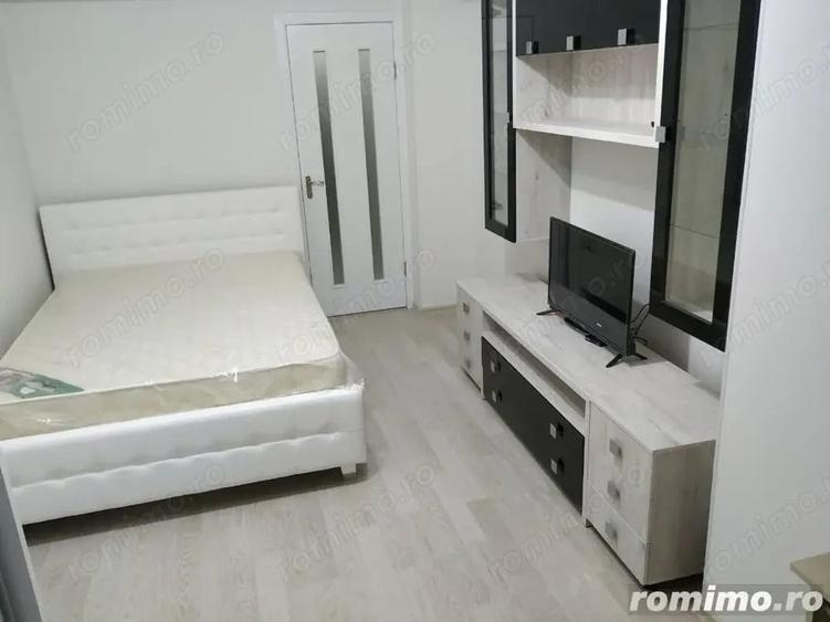 Garsonieră decomandată în Virtuții