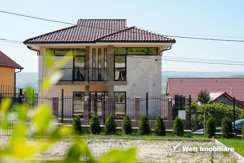 Casă individuală cu 5 camere cu Canalizare în Sânnicoară