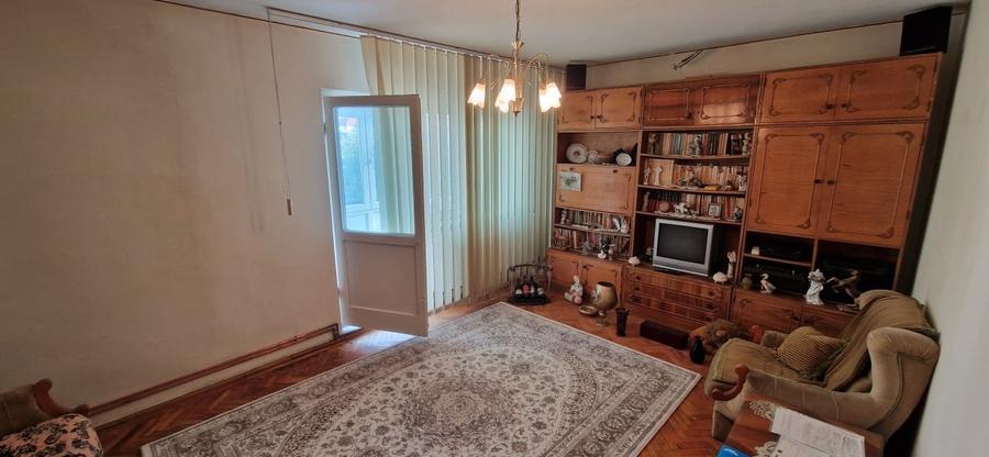 Apartament cu 3 camere decomandat, mobilat în Brazda lui Novac