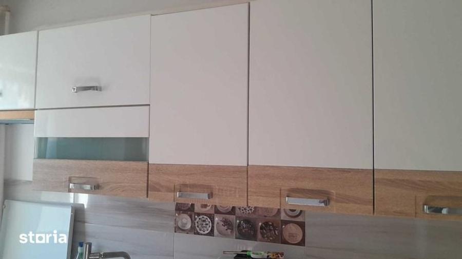Apartament cu 3 camere în Astra
