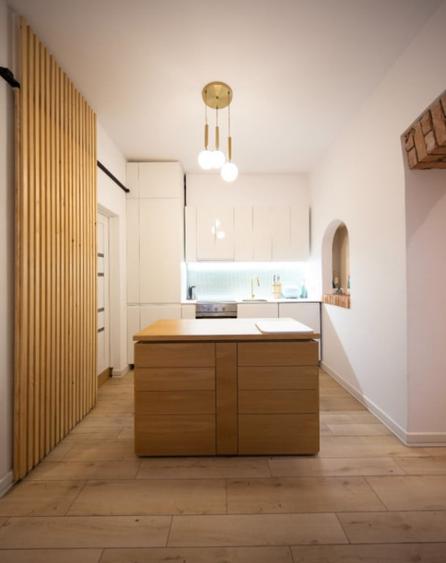 Apartament cu 3 camere semidecomandat în Semicentral