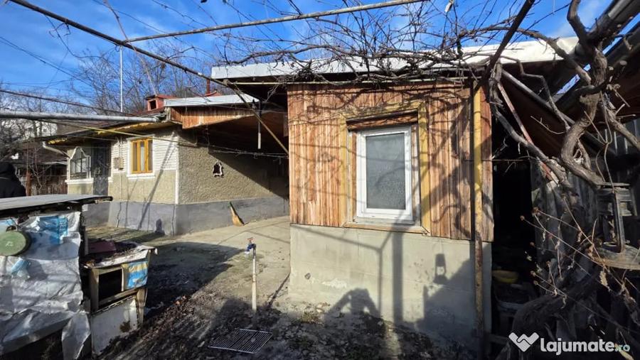 Casă cu 4 camere cu Teren 600 Mp în Central