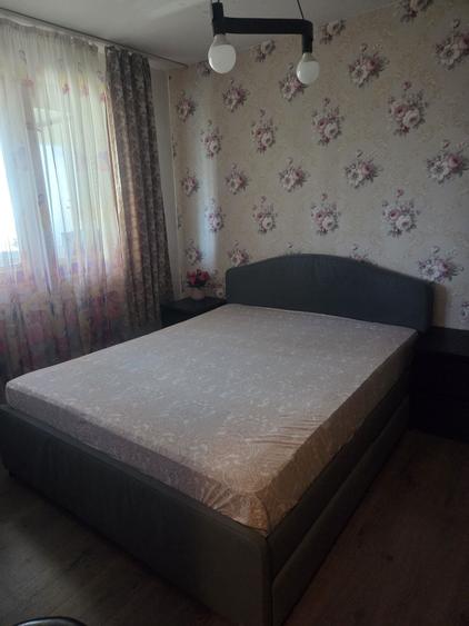 Apartament cu 3 camere semidecomandat în Drumul Taberei
