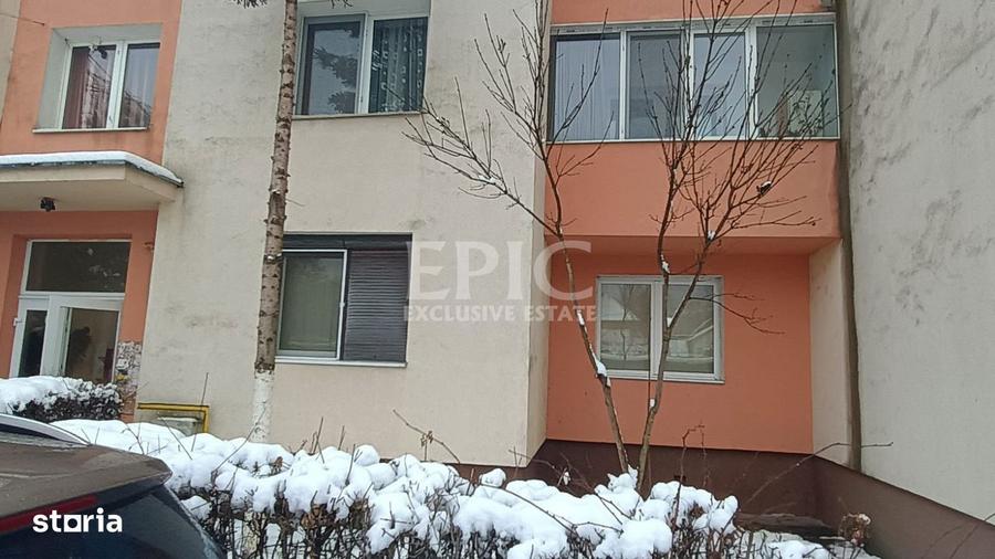 Apartament cu 3 camere decomandat în Tudor