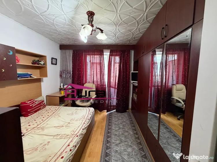 Apartament cu 2 camere semidecomandat în Piața Veche