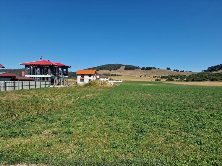 Teren Construcții intravilan de 613 mp, în Sânpetru