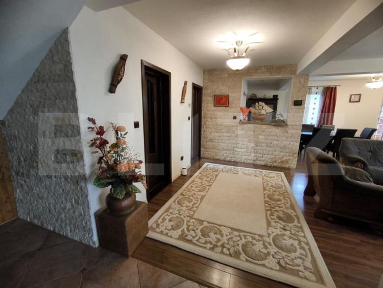 Casă cu 5 camere cu Teren 700 Mp în Central