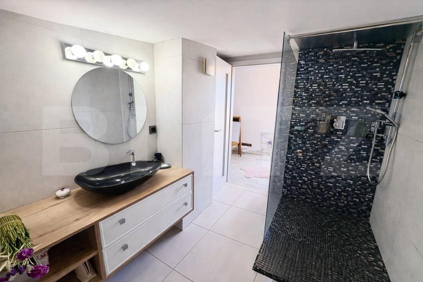 Penthouse cu 4 camere semidecomandat, mobilat în Andrei Mureșanu